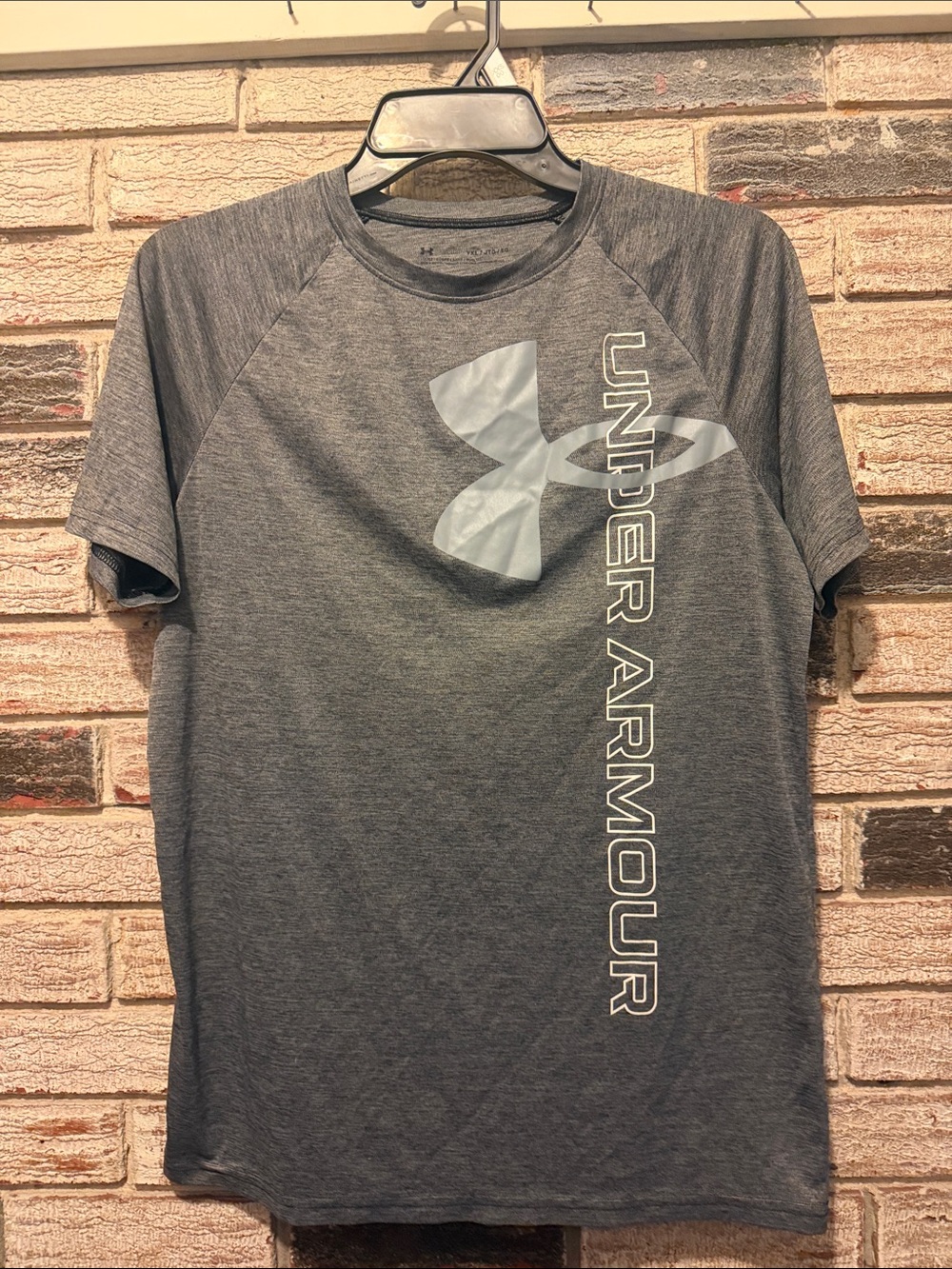 Under Armour Men’s Charcoal Grey Logo Short Sleeve Performance Tee